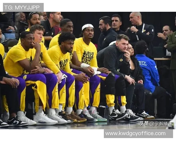 快船与湖人激战西部决赛谁能在洛杉矶德比中笑到最后